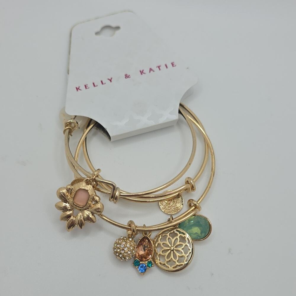 Kelly & Katie Gold Tone Charm Bangle Bracelet Set Dangle Flower Accents